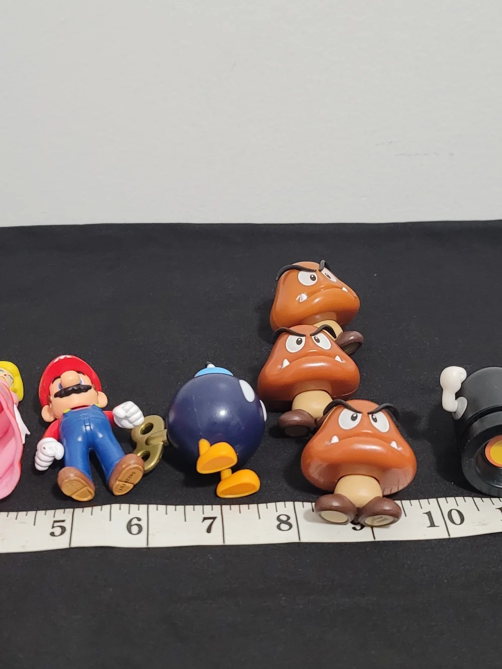 Nintendo Super Mario Figure Set - Mario, Goomba & Bob-omb (Brown, Red, Blue)